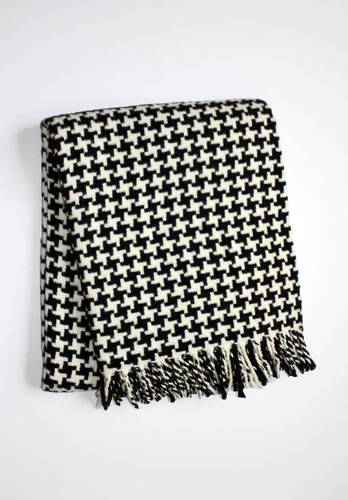 Houndstooth Fringed Throw Plush Throw