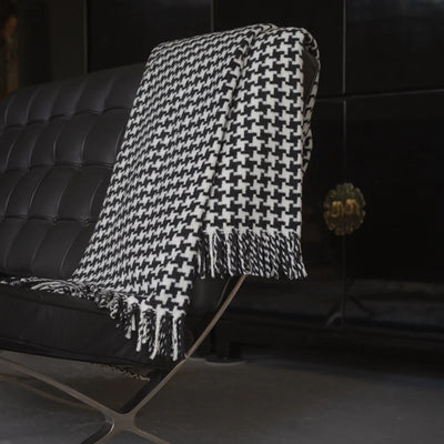 Houndstooth Fringed Throw Plush Throw